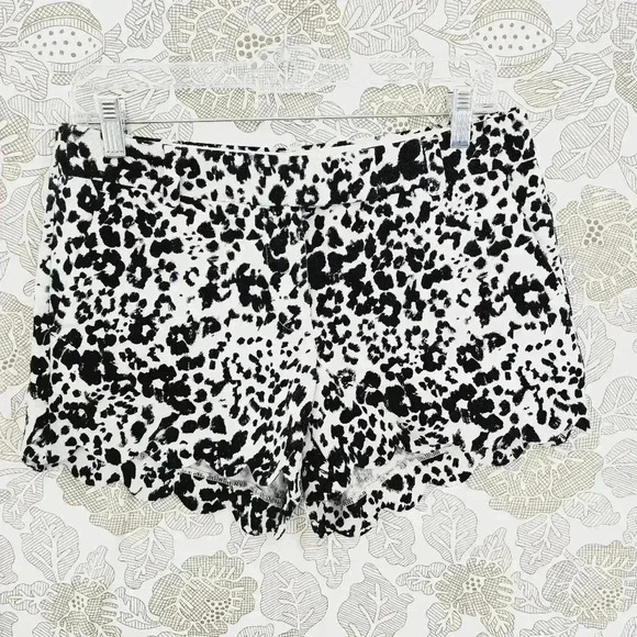 J. Crew Linen Blend Animal Printed Scallop Shorts Women's 6 - Picture 1 of 7